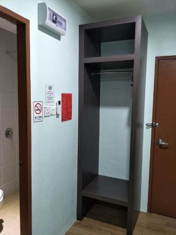 OYO 89855 Salim Room Sibu Exterior foto