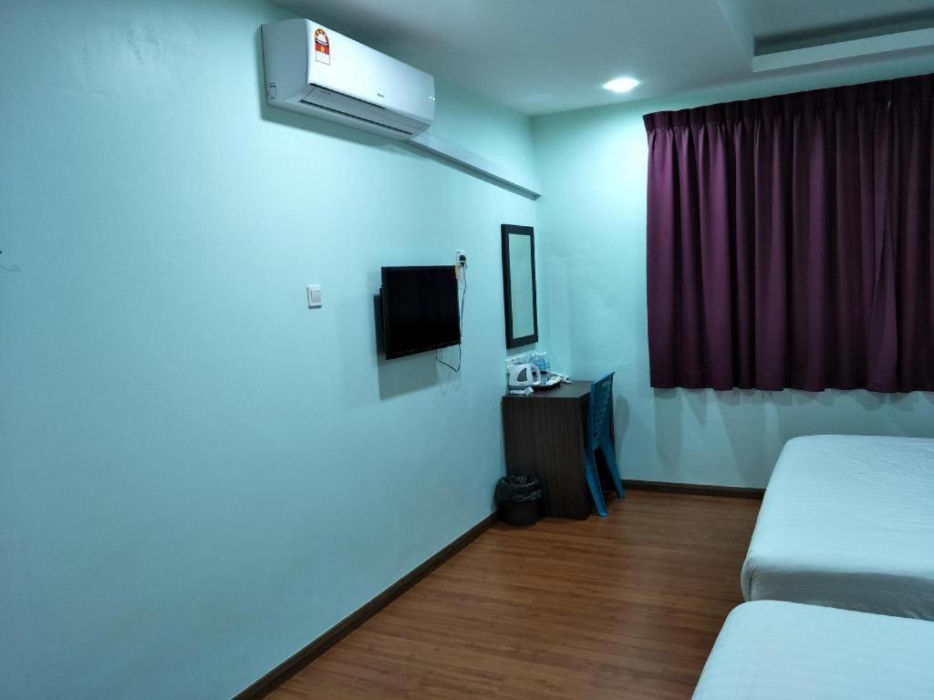 OYO 89855 Salim Room Sibu Exterior foto