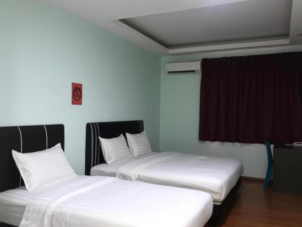 OYO 89855 Salim Room Sibu Exterior foto