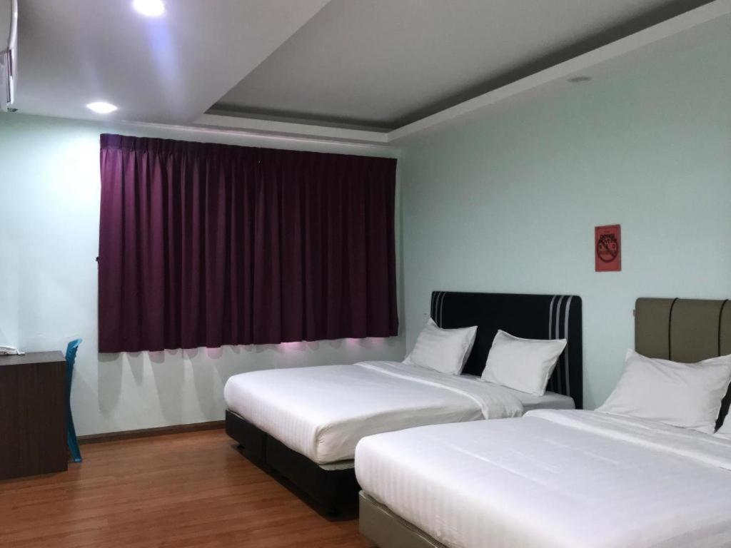 OYO 89855 Salim Room Sibu Exterior foto
