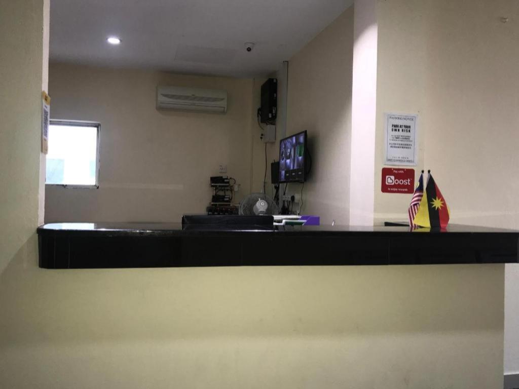 OYO 89855 Salim Room Sibu Exterior foto