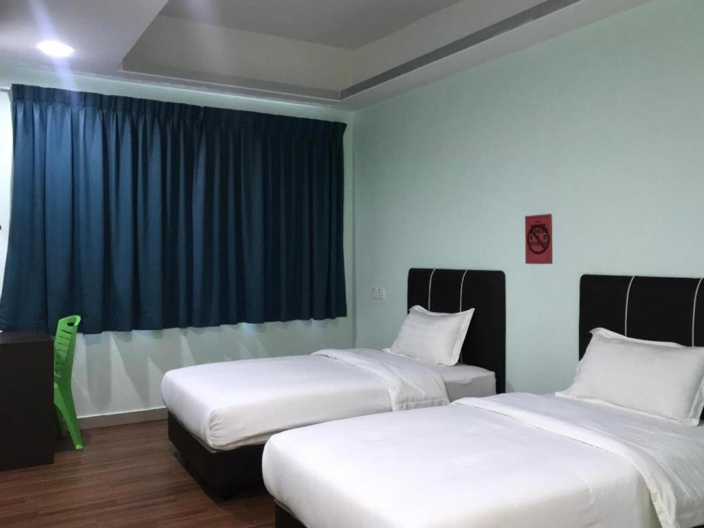 OYO 89855 Salim Room Sibu Exterior foto